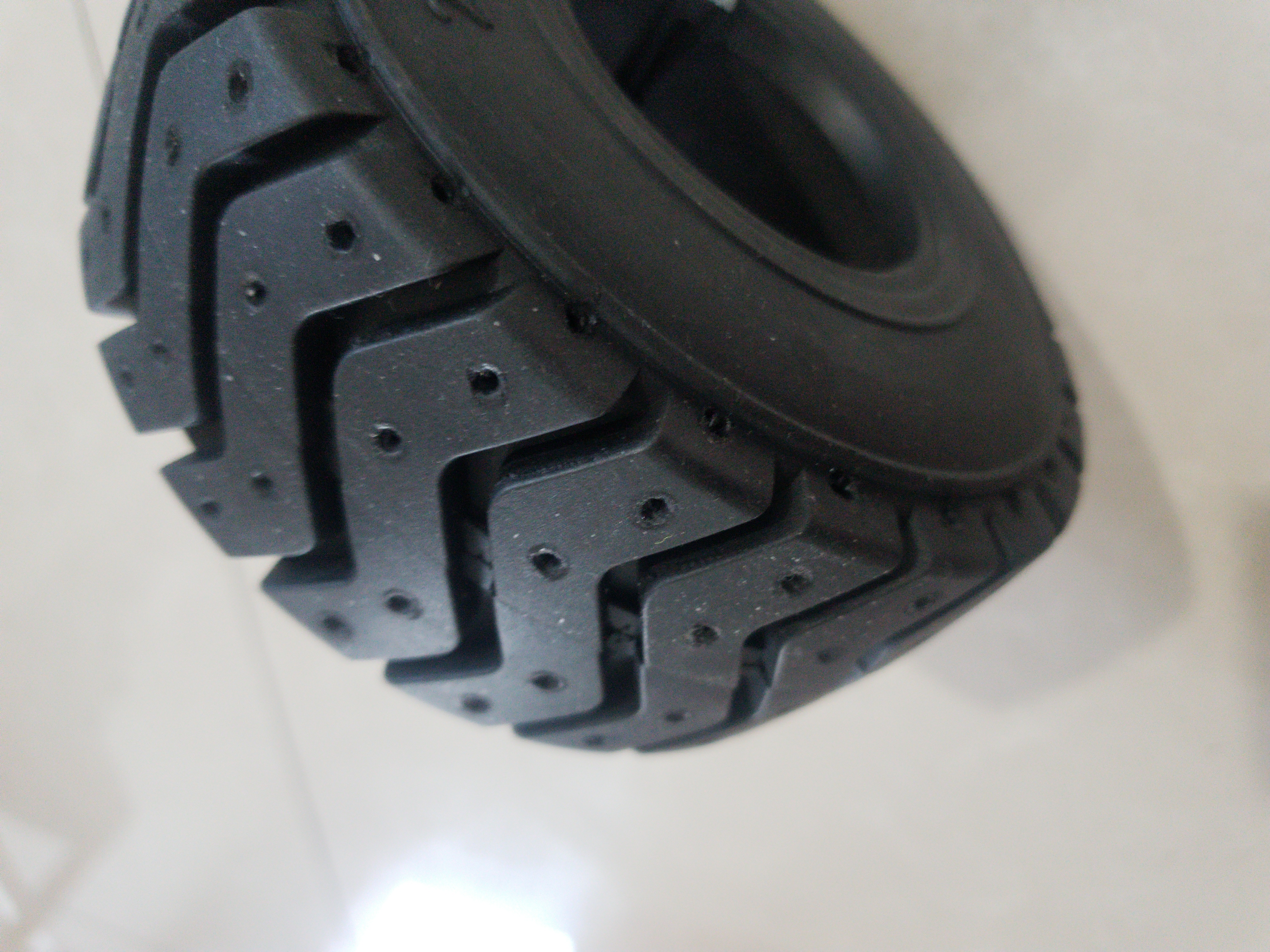 专利交易-一种装载机轮胎防滑保护装置